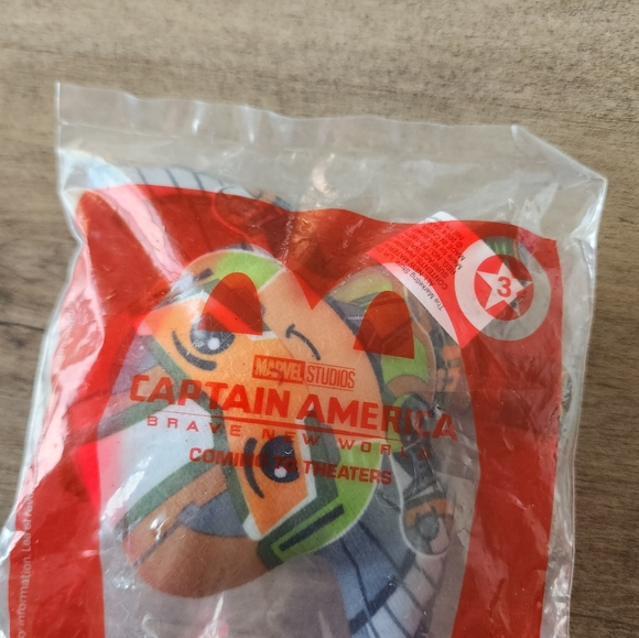 SOLD ●Marvel Falcon Captian America Brave New World McDonalds Happy Meal Toy NWT - Picture 3 of 11